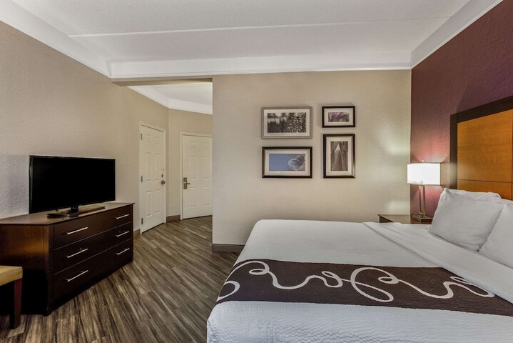 Room 47 of 77