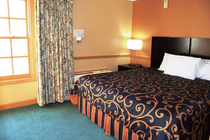 Room 28 of 60