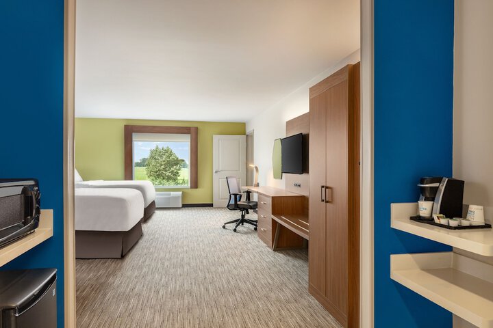 Room 37 of 62