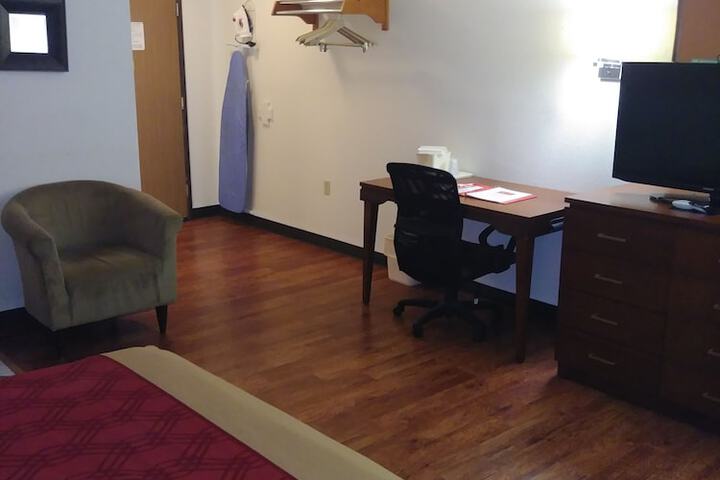 Room 48 of 100
