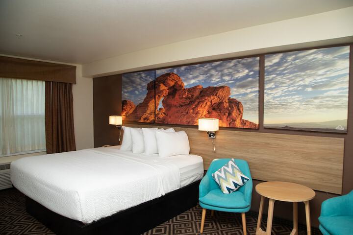 Room 40 of 102