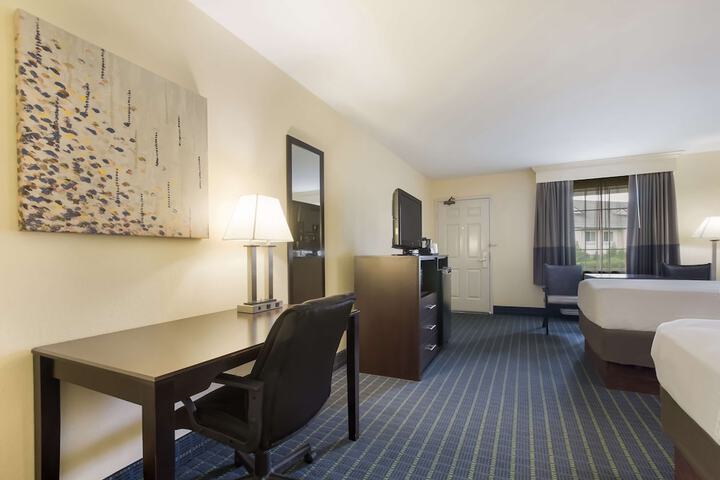 Room 9 of 31