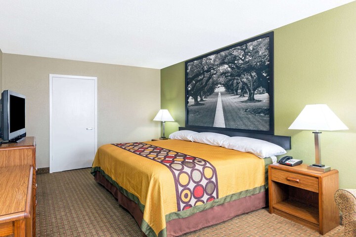 Room 15 of 15