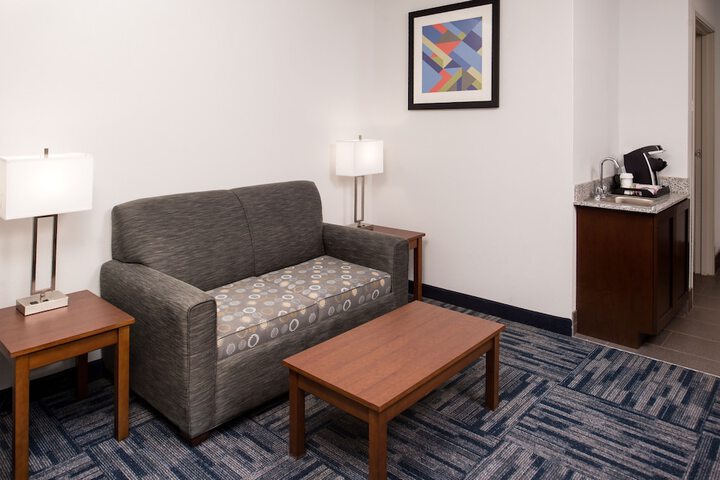 Room 34 of 59