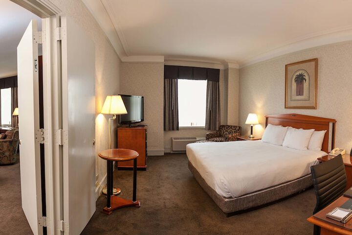 Hilton Cincinnati Netherland Plaza