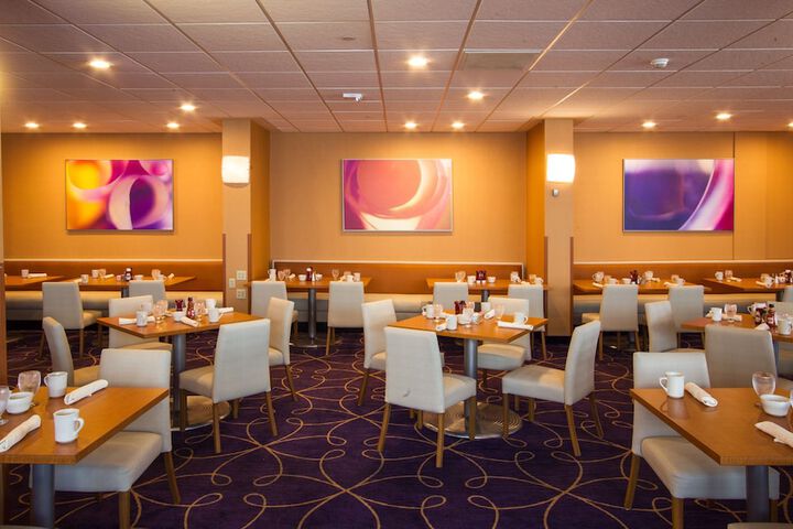 Dining 14 of 17
