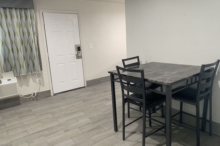 Room 7 of 36