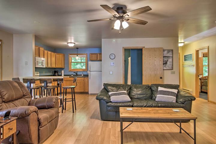 Waterfront Leech Lake Cabin w / Dock Fire Pit