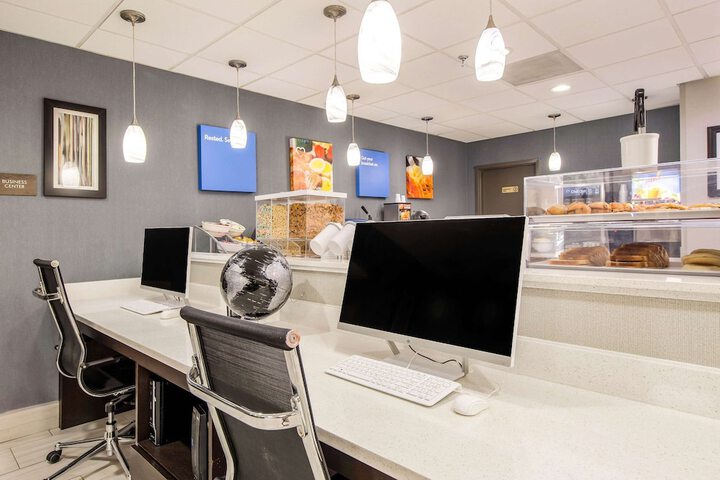 Business Center 44 of 44