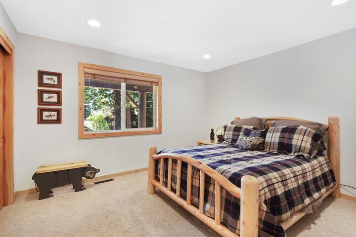 Room 15 of 16