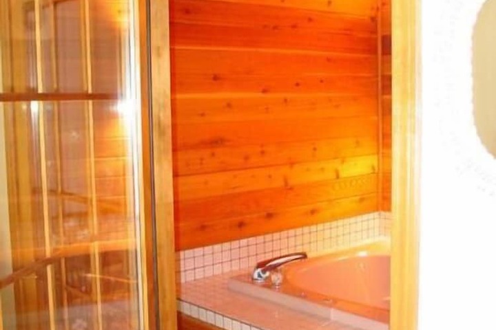 Hot Tub 85 of 95