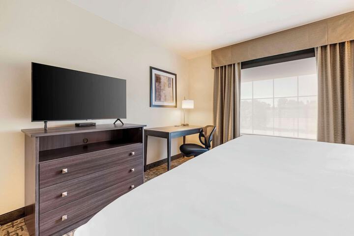 Room 33 of 55
