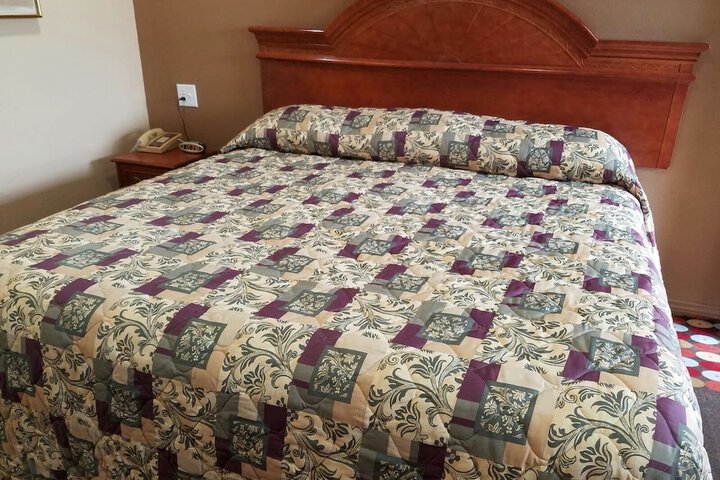 Room 9 of 30