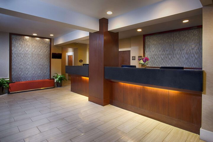 DOUBLETREE BY HILTON NORWALK