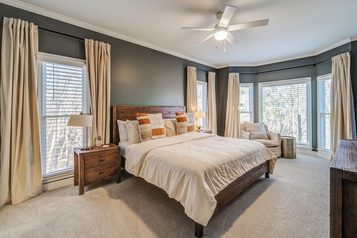 Lux Mountain Home! Golf / Lake/ EV / Game Room