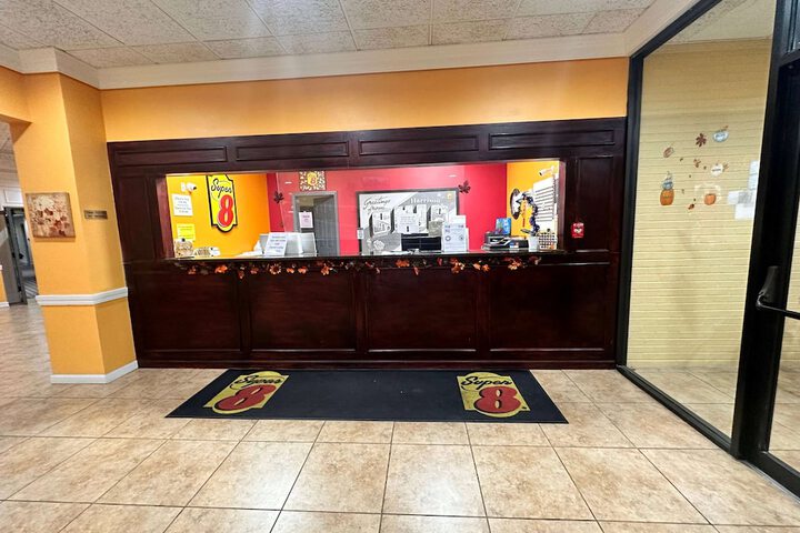 Super 8 by Wyndham Harrison OH