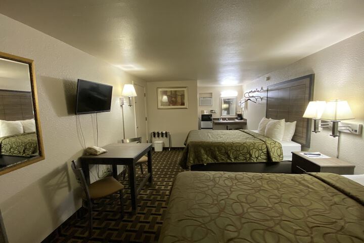 Motel in The Pines