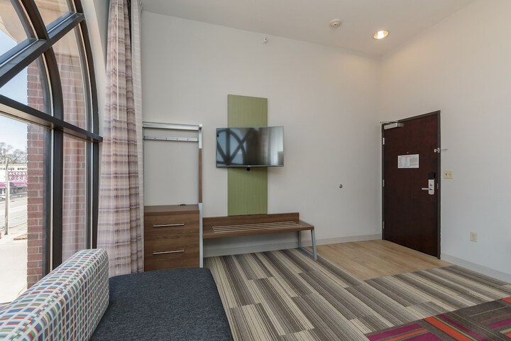 Holiday Inn Express Hotel & Suites South Bend by IHG