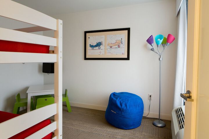 Holiday Inn Bloomington-Airport by IHG