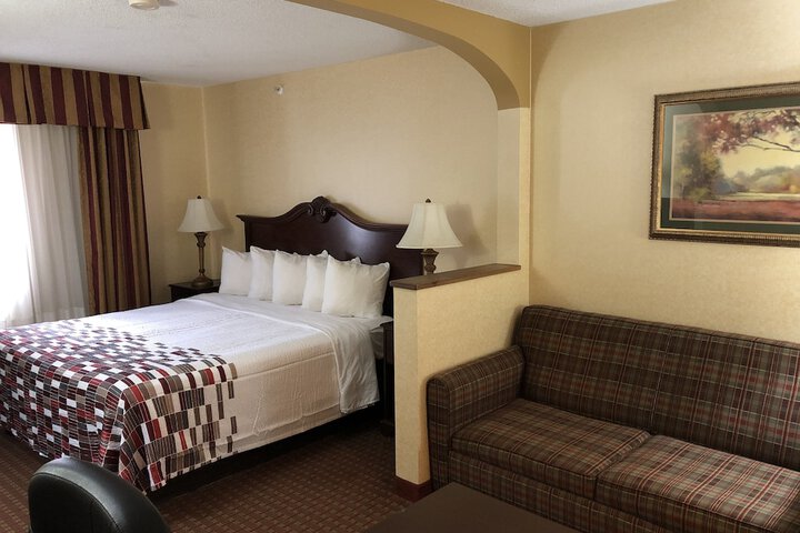 Red Roof Inn & Suites Chestertown