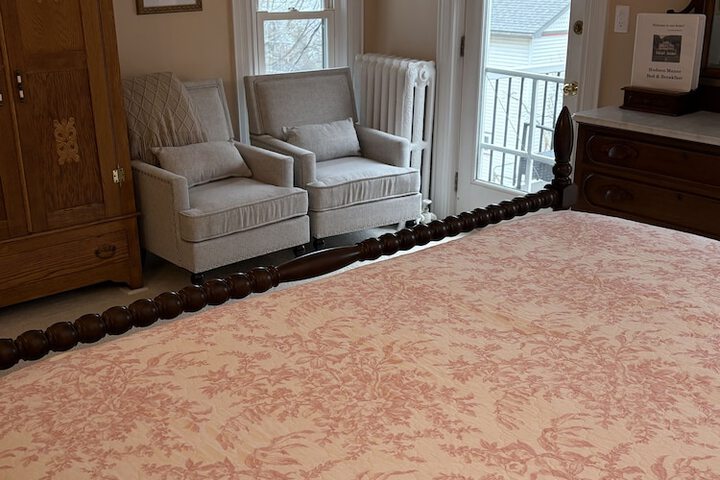 Hudson Manor Bed and Breakfast