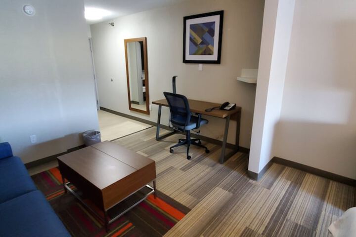 Room 42 of 62