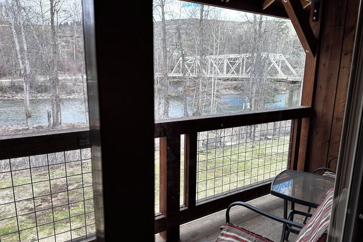 Methow River Lodge & Cabins