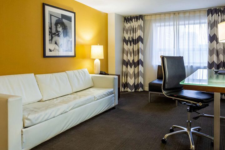 Room 26 of 69