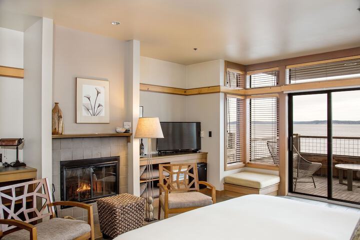 Room 11 of 21