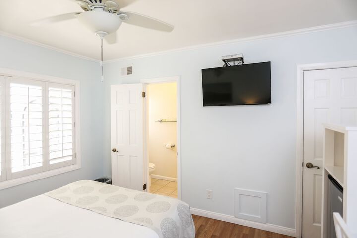 Room 80 of 102
