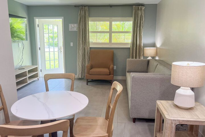 Marco Island Lakeside Inn