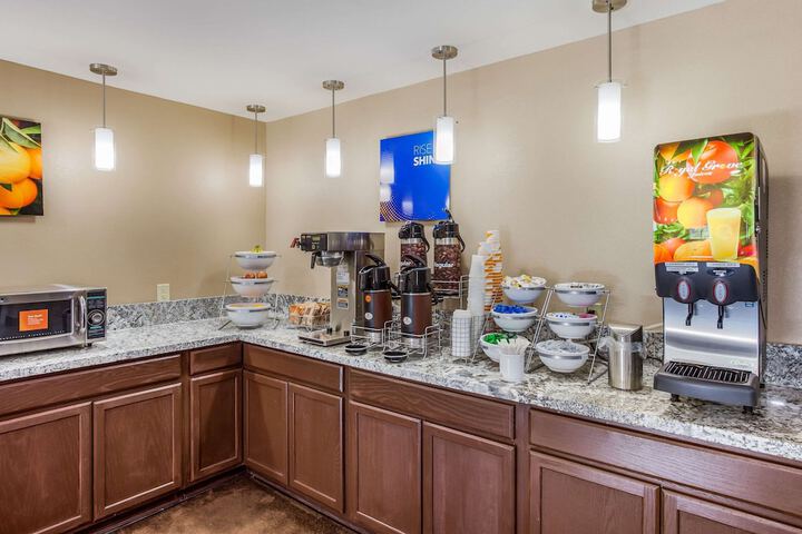 Breakfast/Coffee Service 27 of 36