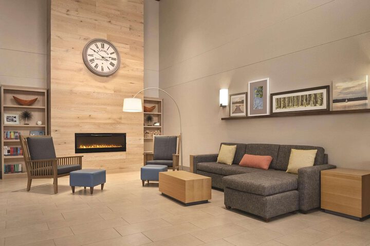 Country Inn & Suites by Radisson Dubuque, IA