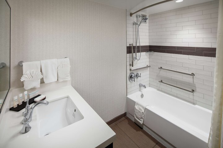 Room 18 of 29