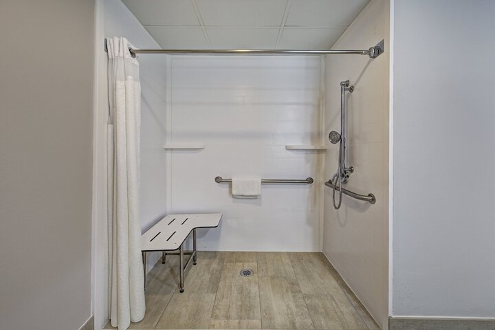 Room 10 of 30