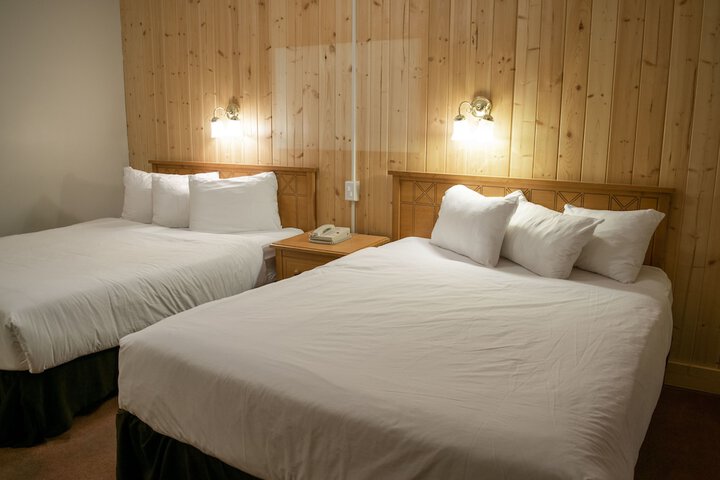Room 105 of 191