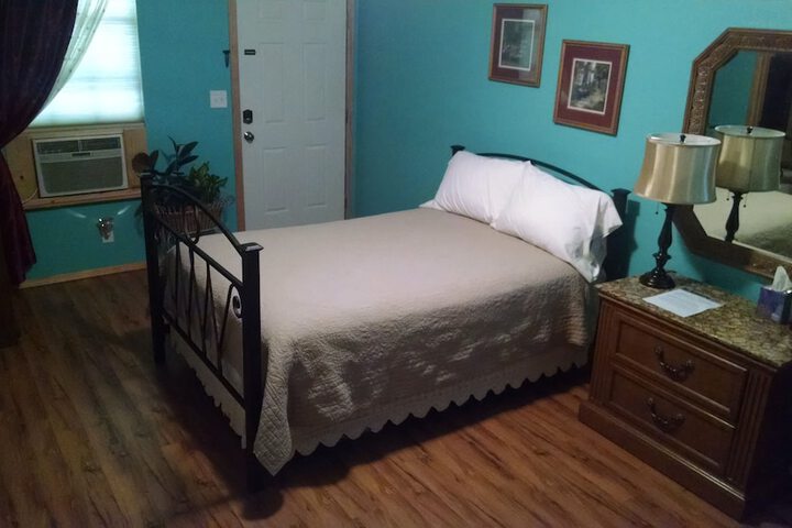 Room 10 of 13