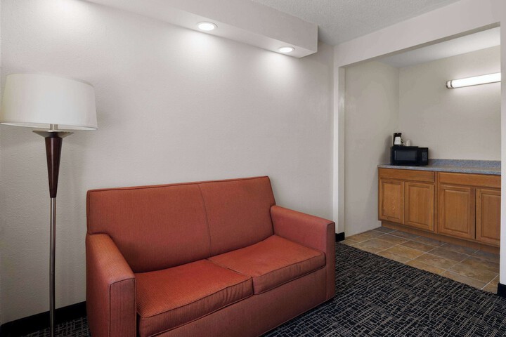 Room 9 of 36
