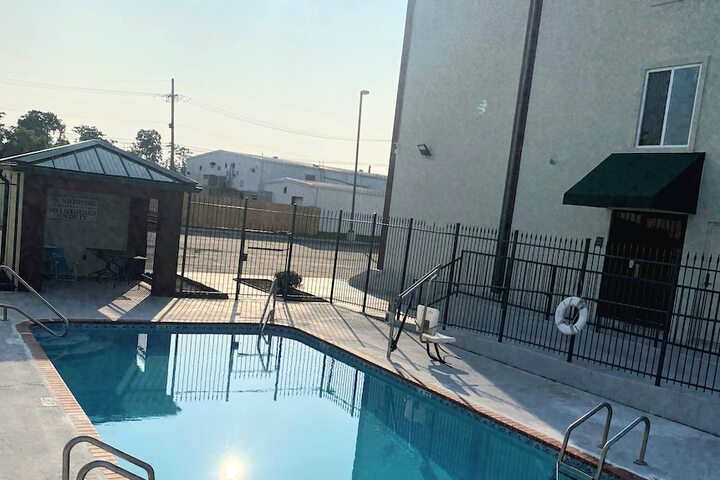 Pool 6 of 37