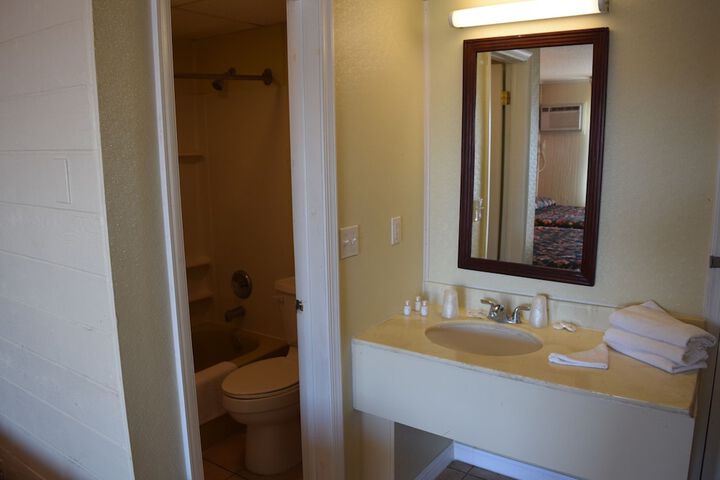 Room 16 of 41