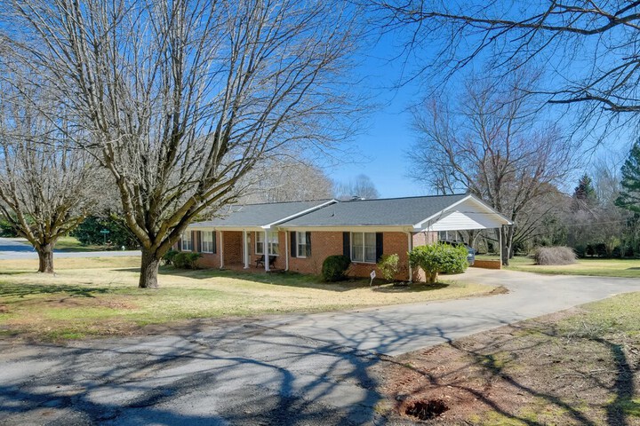 Pet-friendly Easley Family House w / Game Room