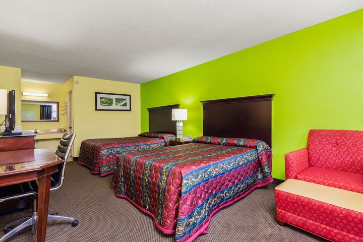Room 8 of 15