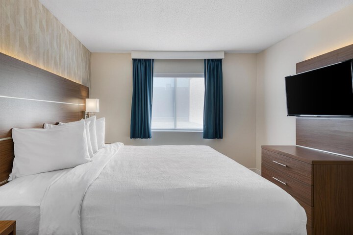 Baldwin Inn & Suites SureStay Collection by Best Western