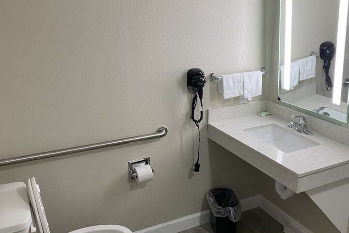 Room 12 of 16