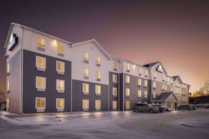 Hotel 3 of 58