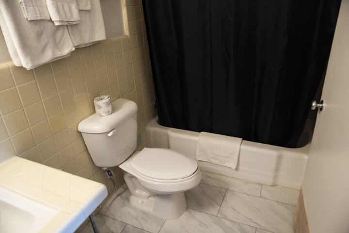 Room 10 of 20