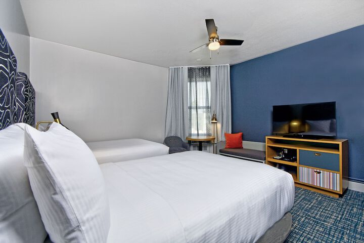 Room 17 of 24