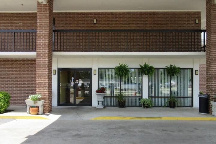 Hotel 4 of 34