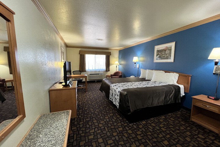 Room 11 of 24
