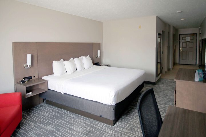 Country Inn & Suites by Radisson Council Bluffs, IA